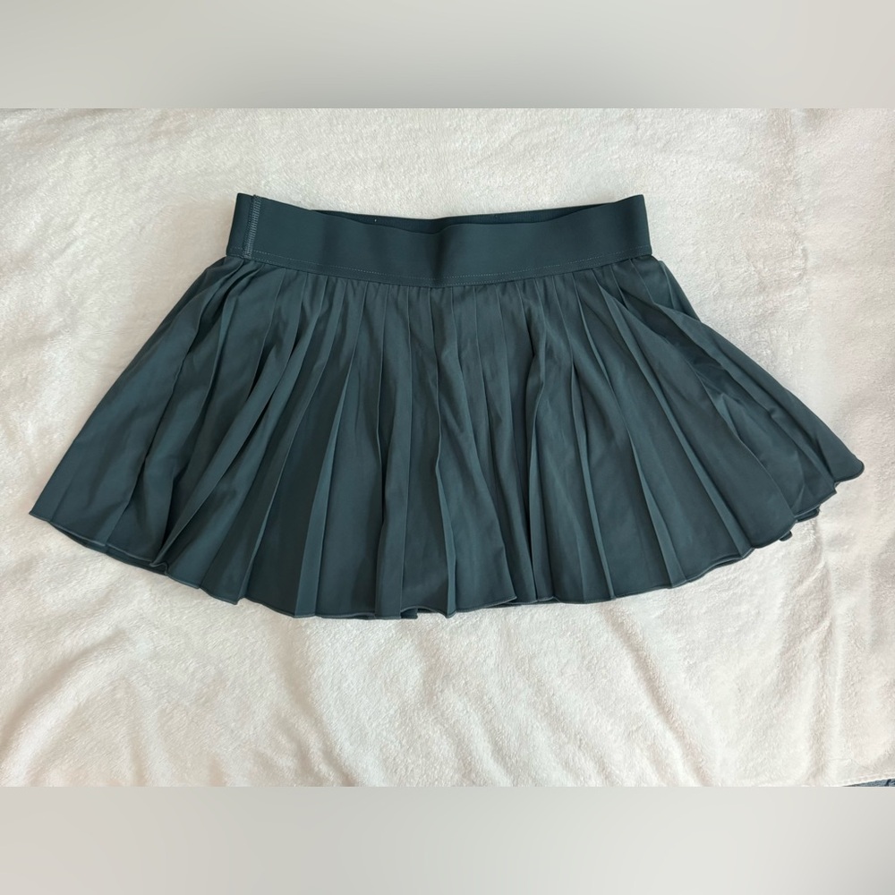 Aritzia athletic skort